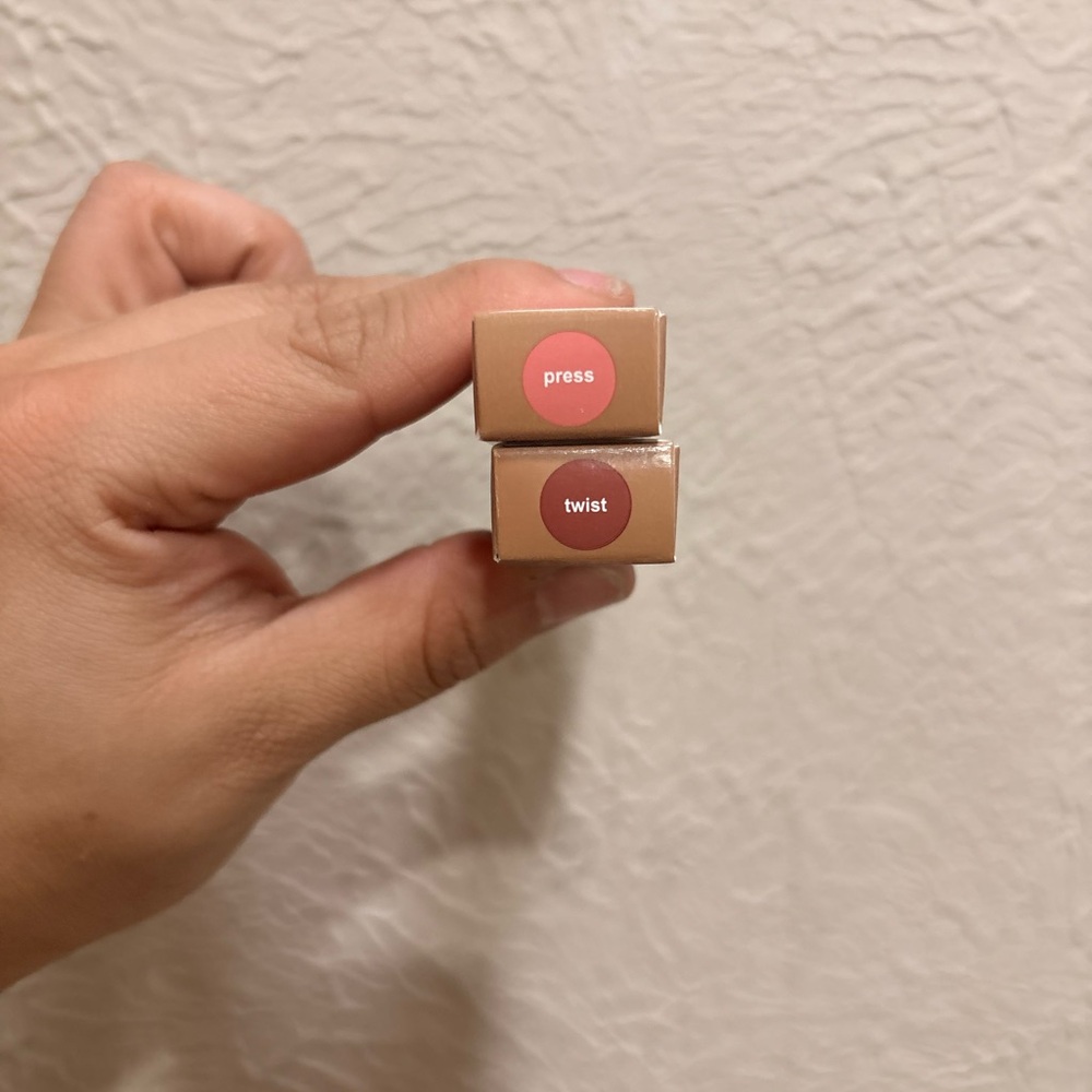 LAST SET ‼️RHODE Lip Liner Duo - Press and Twist